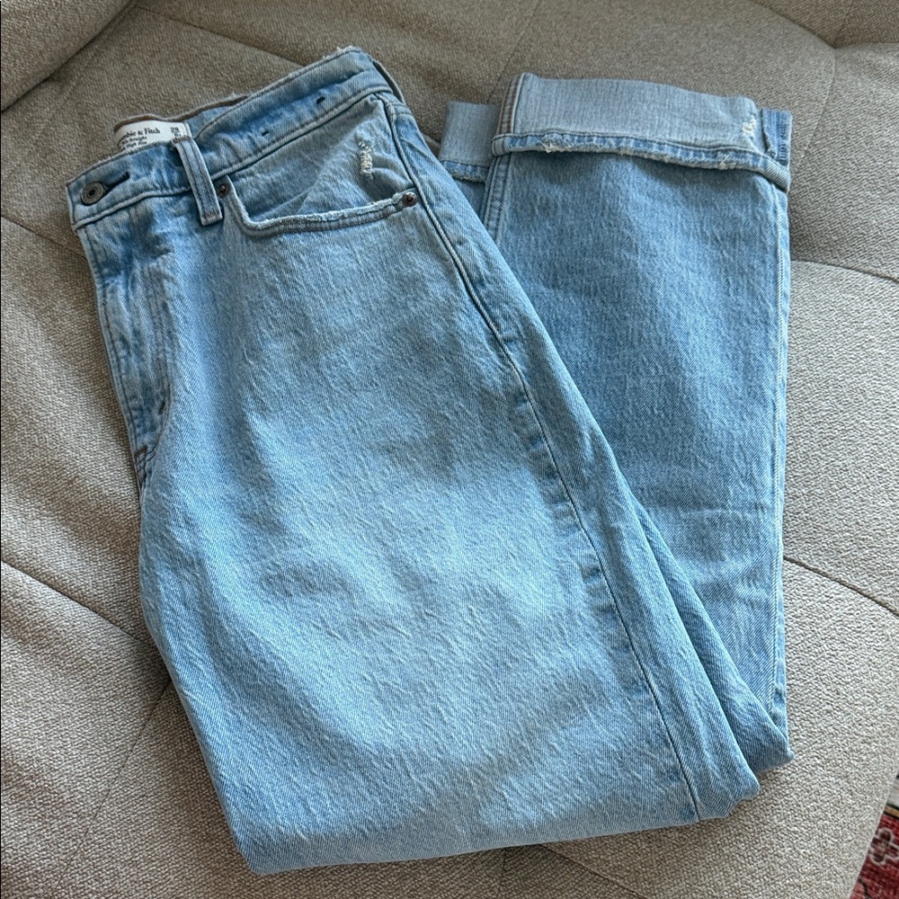 NWOT - Abercrombie & Fitch 90’s Straight Ultra High Rise Jeans